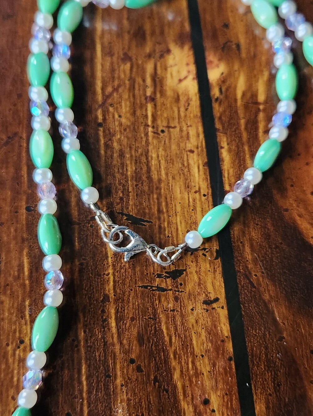 Green Mother Of Pearal Beaded Necklace and Bracelet Set - Picture 4 of 5